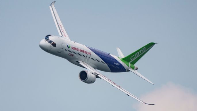 China intenta lanzar su propio avión de pasajeros, pero enfrenta turbulencias