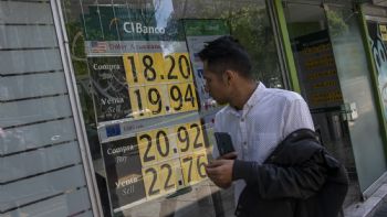 Peso se debilita ante acuerdos de Trump con Asia