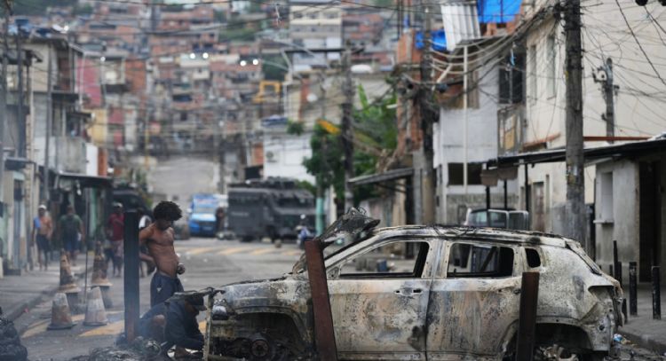Un megaoperativo policial deja decenas de muertos en las favelas de Río de Janeiro
