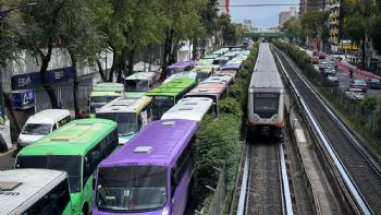 Transportistas posponen bloqueo masivo en CDMX; anuncian mesa de diálogo