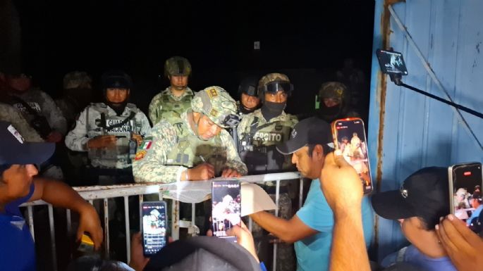 Autoridades y pobladores expulsan al Ejército de San Miguel Totolapan, tras agresión a adolescente