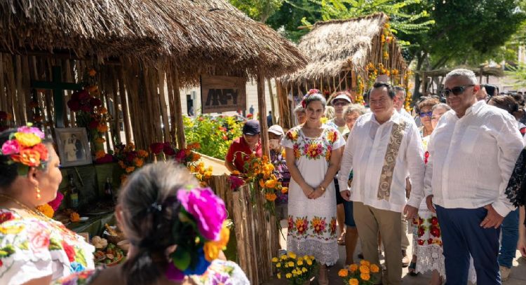 Gobierno del Renacimiento Maya impulsa las tradiciones con la Gran Muestra Estatal de Altares