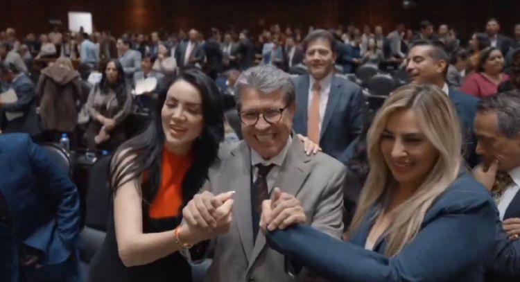 Monreal llama “Batichicas” a diputadas que se disputaron el lugar junto a Harfuch (Video)