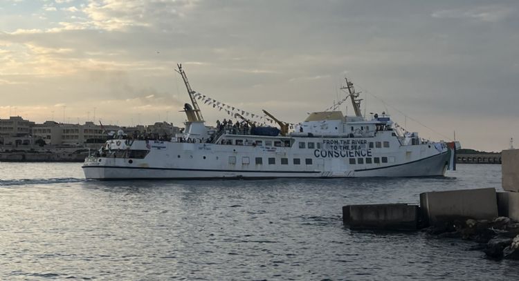 Una nueva flotilla enfila rumbo a Gaza pese a la última interceptación