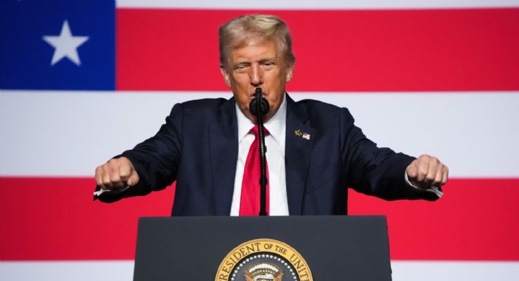 Trump cree que Hamás "está listo para una paz duradera" y pide a Israel frenar los bombardeos