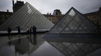 Detienen a otras cinco personas vinculadas al robo de joyas en el Louvre