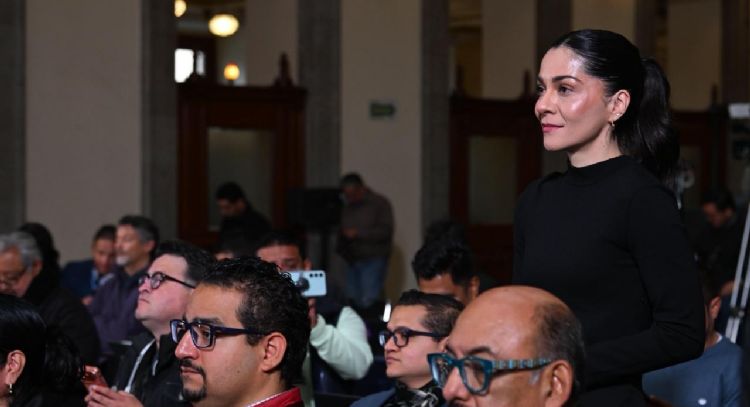 García Vilchis reaparece como “reportera” en la mañanera; “no te reconocí”, le dice Sheinbaum