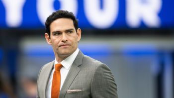 El exjugador de la NFL Mark Sanchez está hospitalizado tras ser apuñalado