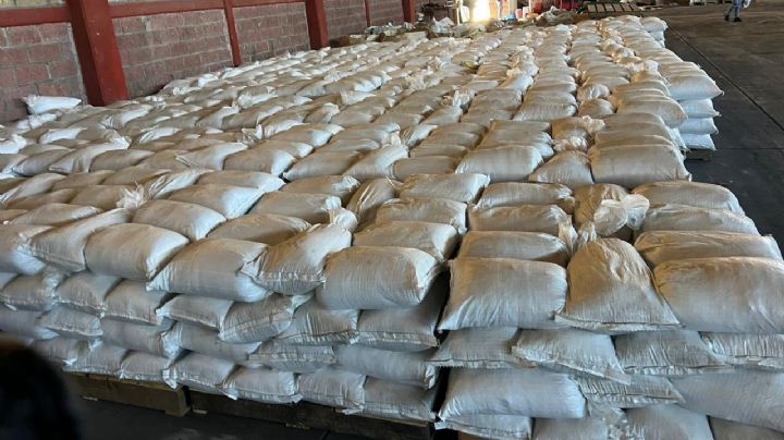 Aseguran más de 2 mil costales con precursores químicos para fabricar drogas en Durango
