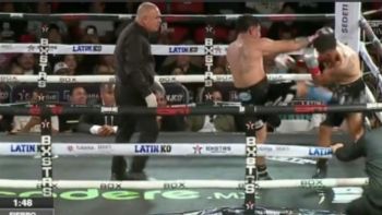 Se le va a las patadas al rival: "Tashiro" Fierro pierde el control y es descalificado (video)