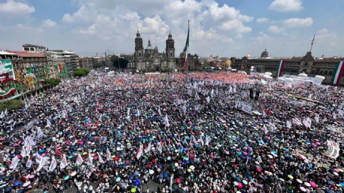 Miles de personas llenan el Zócalo capitalino por informe del primer año gobierno de Sheinbaum
