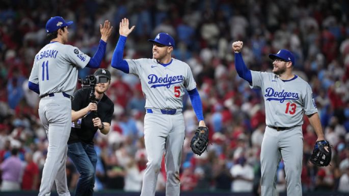 Snell brilla y el bullpen de Dodgers frena remontada de Filis para ganar 4-3 en el segundo juego