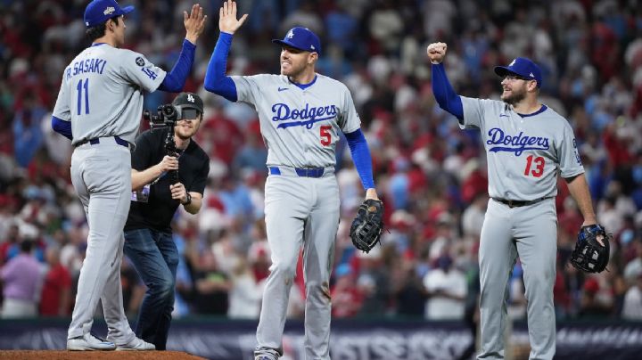 Snell brilla y el bullpen de Dodgers frena remontada de Filis para ganar 4-3 en el segundo juego