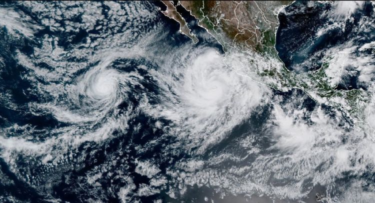 Huracán Priscilla azota el oeste de México con intensas lluvias y fuertes vientos
