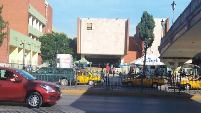 Pacientes del IMSS en Coahuila protestan por suspensión del servicio de hemodiálisis