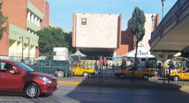 Pacientes del IMSS en Coahuila protestan por suspensión del servicio de hemodiálisis