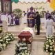 Feligreses despiden al sacerdote Bertoldo Pantaleón Estrada, quien fue asesinado en Mezcala