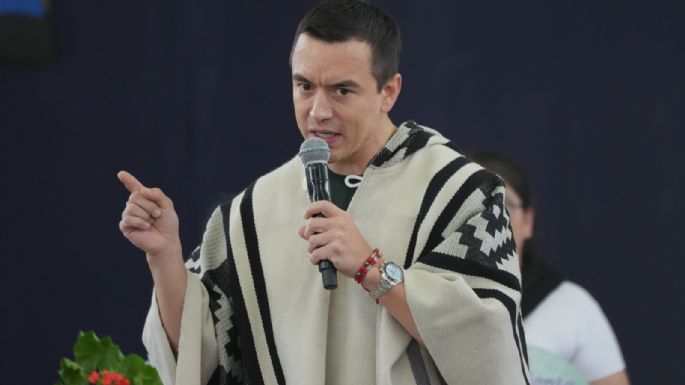 Noboa reitera tras ataque a su convoy que "unos pocos vándalos" no le impedirán trabajar por Ecuador