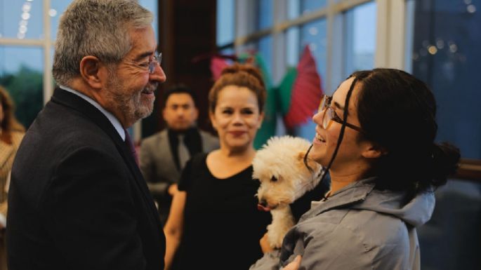Llegan a CDMX los seis mexicanos de la Flotilla Global Sumud liberados por Israel