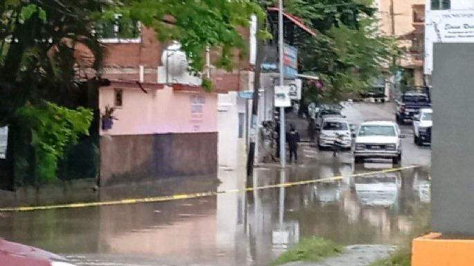 Ataque en hotel de Tuxpan deja tres muertos; en el centro asesinan a comandante de policía