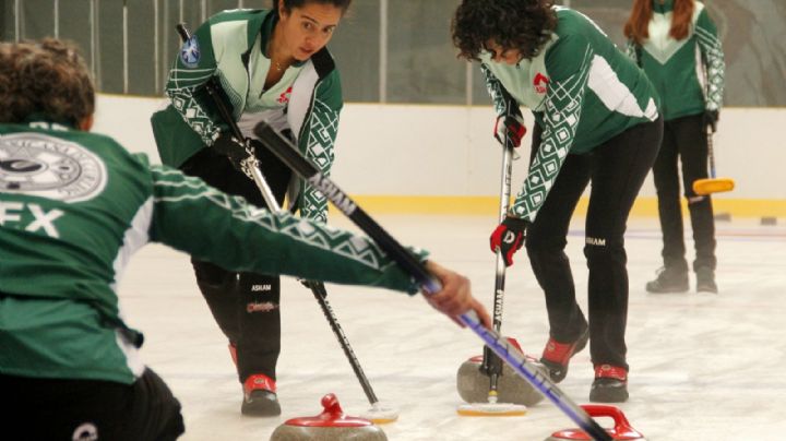 Selección femenil de curling se presenta en torneo clasificatorio rumbo a Juegos Olímpicos de Invierno