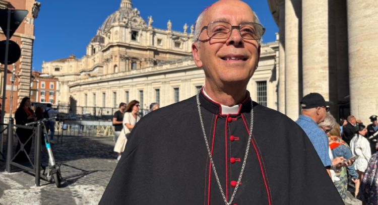 Obispo de El Paso, Texas lleva al Papa León XIV cartas de migrantes afectados por medidas en EU