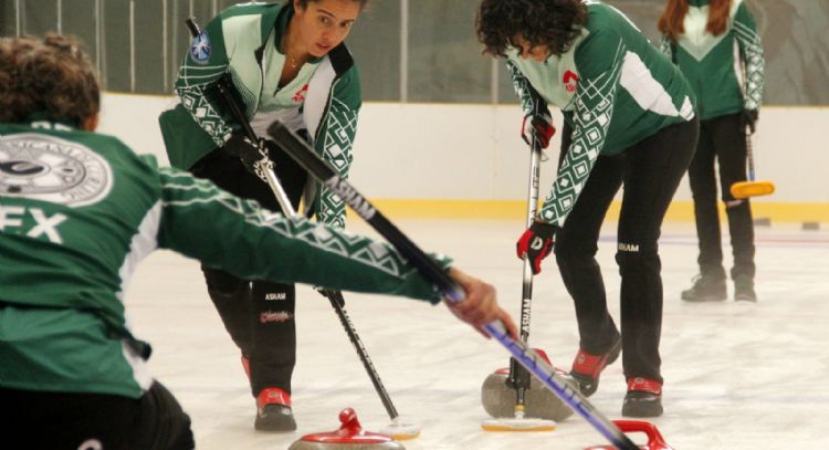 Selección femenil de curling se presenta en torneo clasificatorio rumbo a JO de Invierno