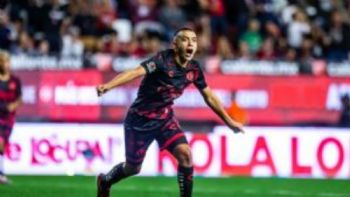 Gilberto Mora, la joya mexicana que acapara el foco de atención en Chile