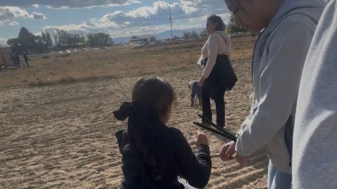 Niños atados, padres arrestados y familias traumatizadas tras redada del FBI en Idaho