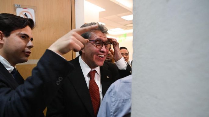 Tras acusación de “albazo”, Monreal pide que se aplace la iniciativa sobre la revocación de mandato