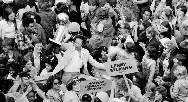Lenny Wilkens, entrenador con más partidos dirigidos en la historia de la NBA, fallece a los 88 años
