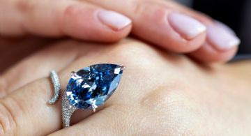 Diamante "Mellon Blue" se vende por 26.6 millones dólares durante subasta en Suiza