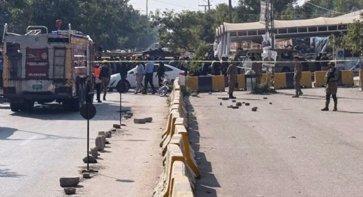 Al menos 12 muertos y 27 heridos en un ataque suicida ante una corte en la capital de Pakistán