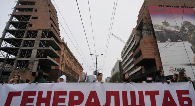 Miles de serbios protestan en Belgrado contra el lujoso proyecto inmobiliario del yerno de Trump