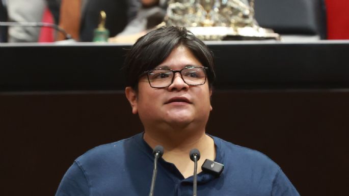 Gibrán Ramírez rechaza apoyar iniciativa contra violencia en estadios si la firma Cuauhtémoc Blanco