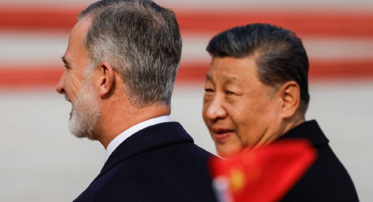 China y España firman acuerdos para fortalecer la cooperación durante visita del rey Felipe VI