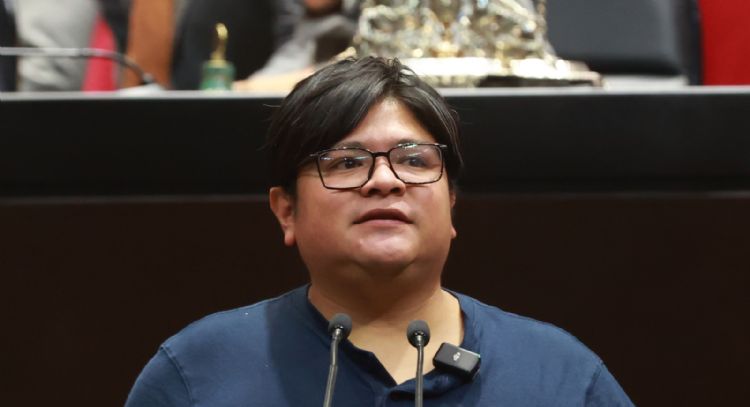 Gibrán Ramírez rechaza apoyar iniciativa contra violencia en estadios si la firma Cuauhtémoc Blanco