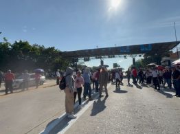 Maestros del SNTE toman casetas y protestan en edificios públicos de Tuxtla Gutiérrez