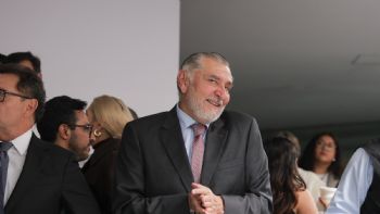 Festín de contratos multimillonarios para Adán Augusto y amigos en estados morenistas