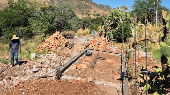 Comuneros denuncian despojo violento de tierras en litigio; acusan a policías de la FEJ