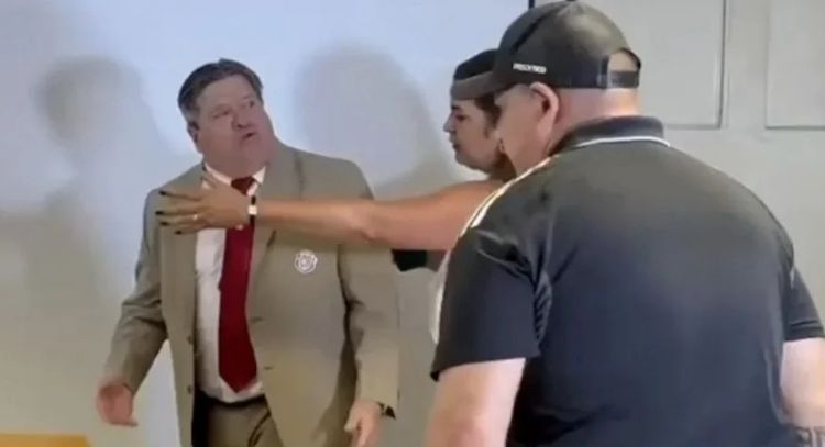 “Piojo” Herrera encara a periodista que lo critica tras derrota de Costa Rica contra Haití (Video)