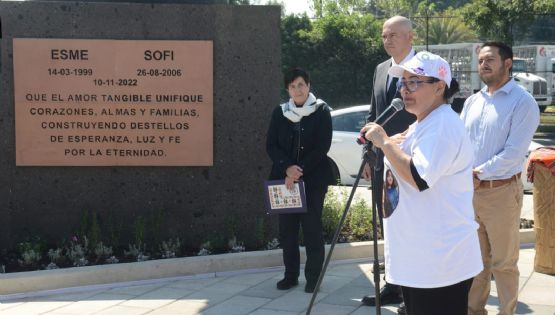 Develan memorial "Esme y Sofi", dos hermanas que fallecieron al caer en una coladera sin tapa