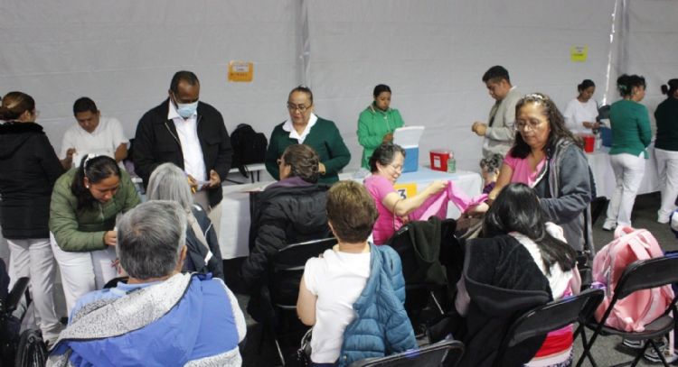 La UNAM suspende megacentro de vacunación por agresión contra su personal