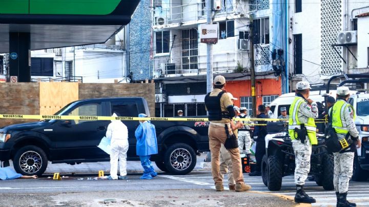 En pleno puente, dos turistas son baleados en la costera de Acapulco; uno murió