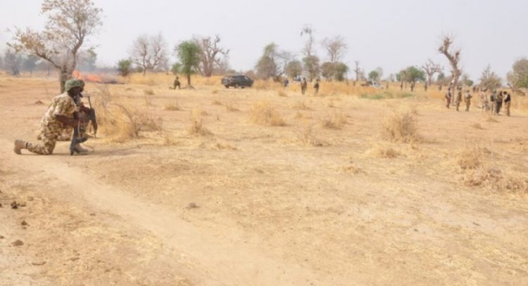 Secuestran a 25 alumnas en ataque contra una escuela de Nigeria