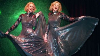 Las gemelas Kessler de Alemania mueren a los 89 años por “suicidio conjunto”