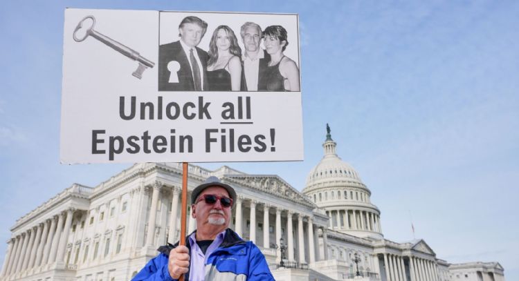 Trump firma ley para publicar archivos del caso Jeffrey Epstein tras resistirse durante meses