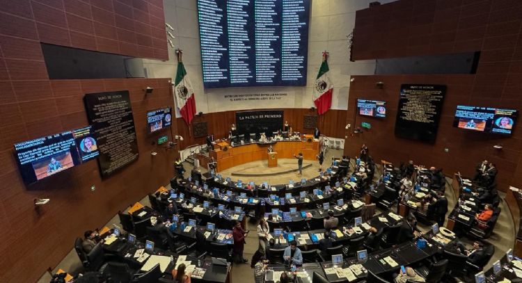 Reforma a "pensiones doradas" avanza en comisiones del Senado