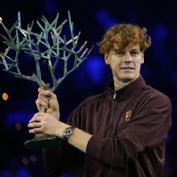 Sinner recupera el número 1 del ranking tras vencer a Auger-Aliassime en final del Masters de París