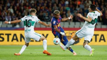 Barcelona gana 3-1 al Elche y se mantiene segundo en LaLiga